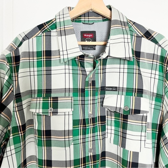 NWT Wrangler Short Sleeve Plaid Outdoor Utility Shirt-Green Black-XL - Picture 3 of 16